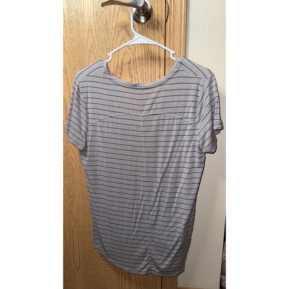 shirt - Picture 2 of 3